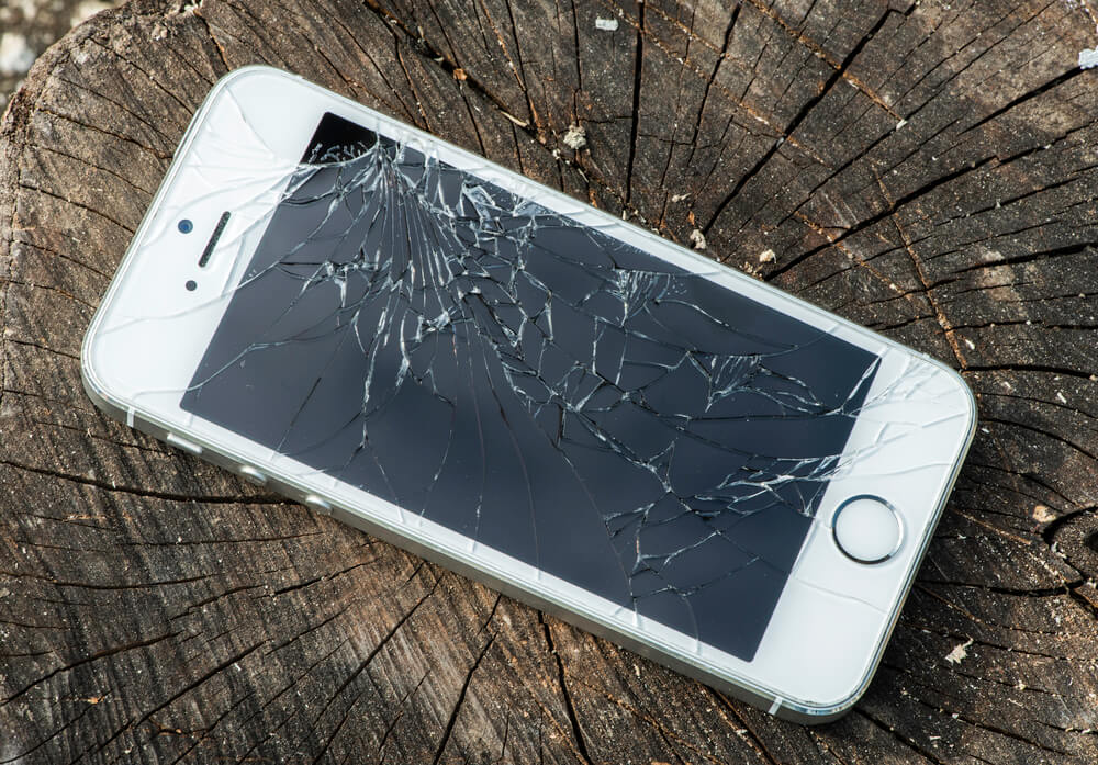 Tela do iPhone quebrada: e agora, o que fazer? - iHelpU